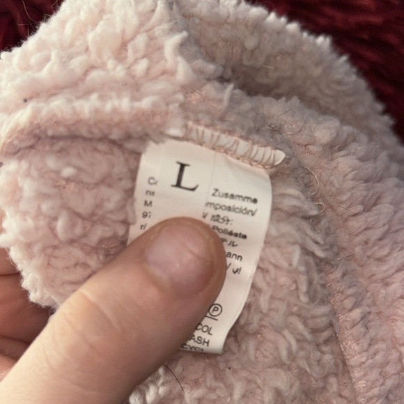 Comfy baby pink crop top - Picture 2 of 2